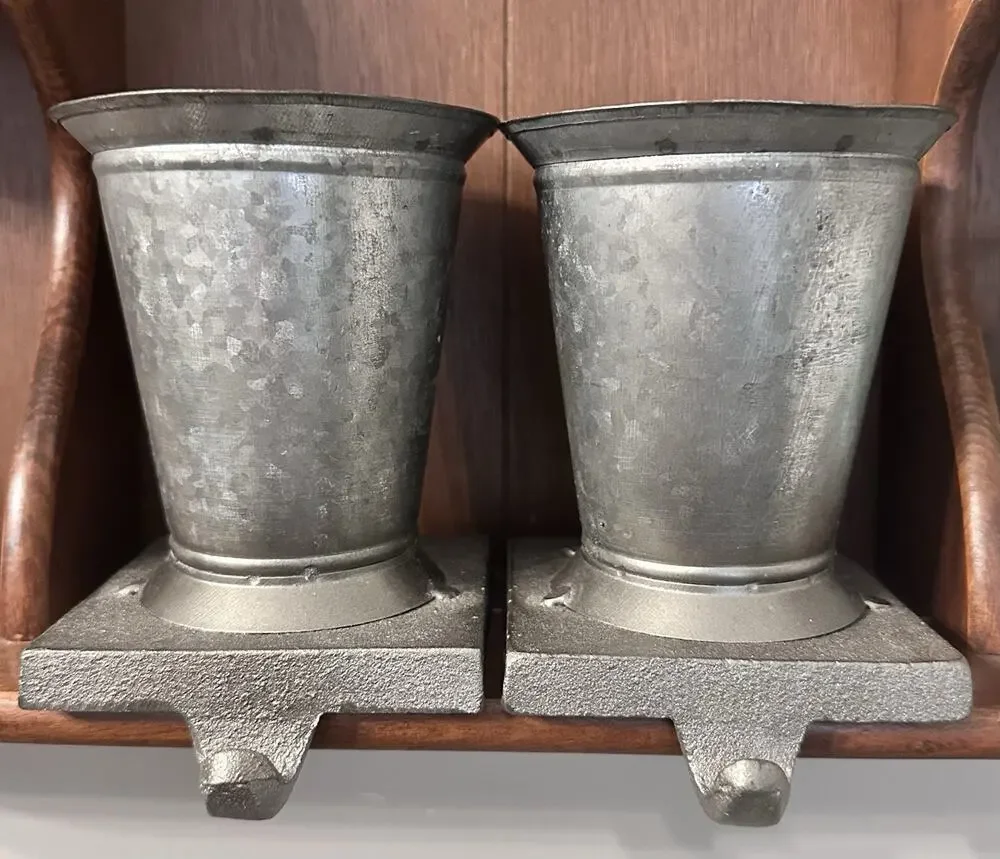 VTG Christmas Stocking Holder Flower Pot Topiary Base Heavy Rustic Cabincore (2)